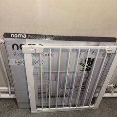 Noma pressure fit stair gate
