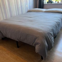 Double Bed: mattress, bed base and 2 pilow