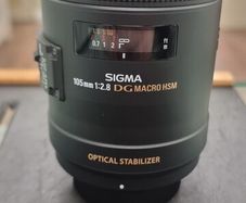 Sigma 105mm f/2.8 EX DG OS HSM Macro Lens  Mint Condition Mount Type