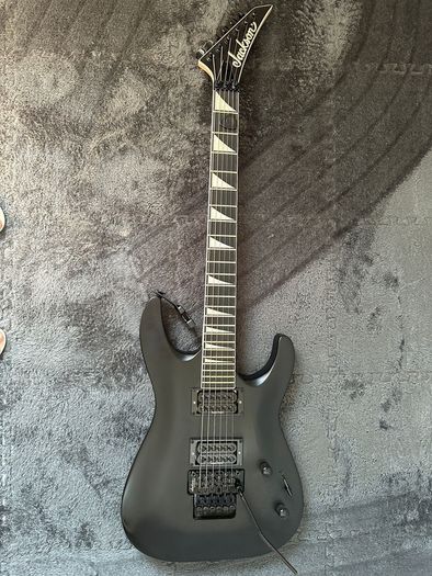 Jackson JS32