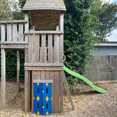 Kids tree house