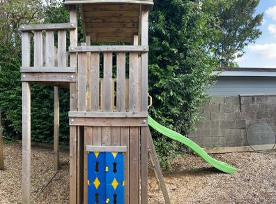 Kids tree house