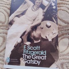 The Great Gatsby 1990 edition by F Scott Fitzgerald in very good condition FREE STANDARD POSTAGE INCLUDED