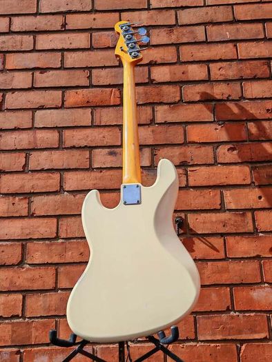 Fender Japan '62 Reissue Jazz Bass (Delivery available)