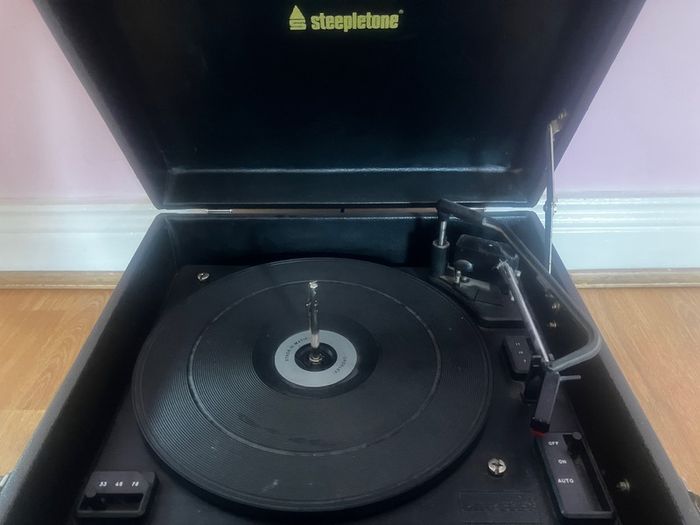 Steepletone SRP1R09 Record Player