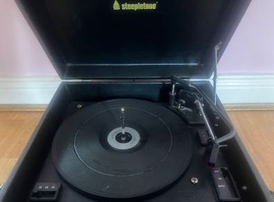 Steepletone SRP1R09 Record Player