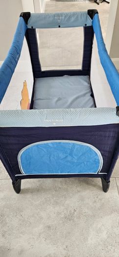 Travel cot