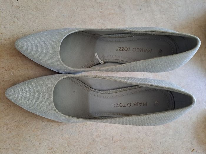 Marco Tozzi silver shoes with matching bag from Primark