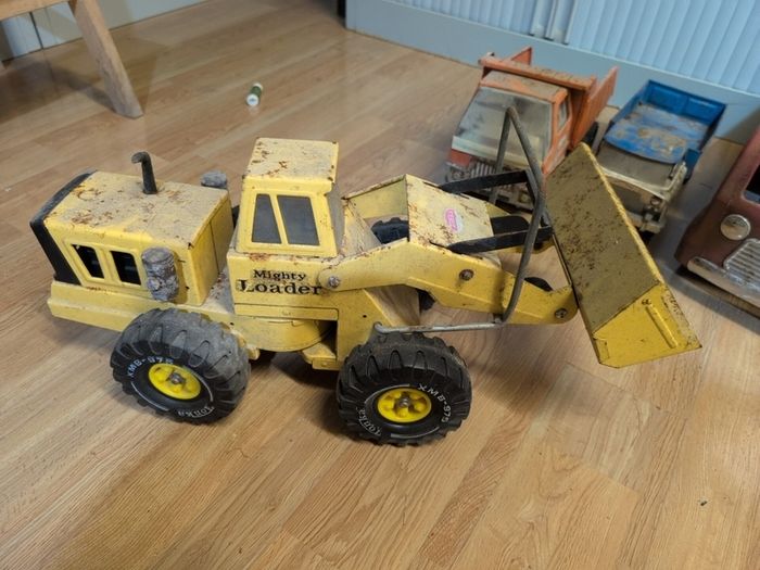 Vintage 1960s/70s Mighty Tonka Loader #3920 - Yellow Steel Bucket