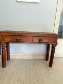 console table