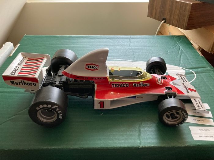 McLaren M23 Formula one Scale 1/16 by Polistil