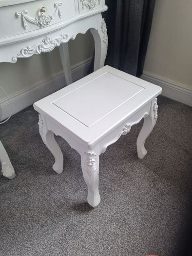 dressing table / vanity table and stool
