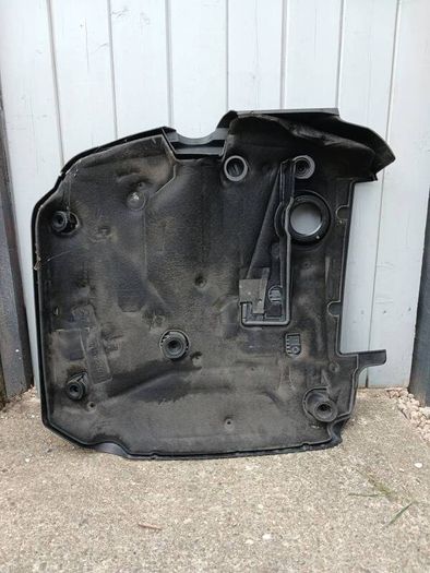 MercedesBenz W204 engine cover