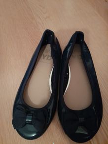 Girl's shoes