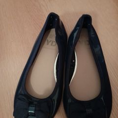 Girl's shoes