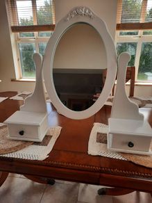 Vanity mirror with 2 jewellery boxes
