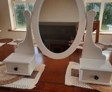 Vanity mirror with 2 jewellery boxes