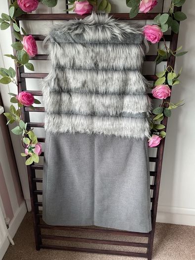 gilet Bnwt size 10 Ella boo grey sleeveless coat with fake fur contrast