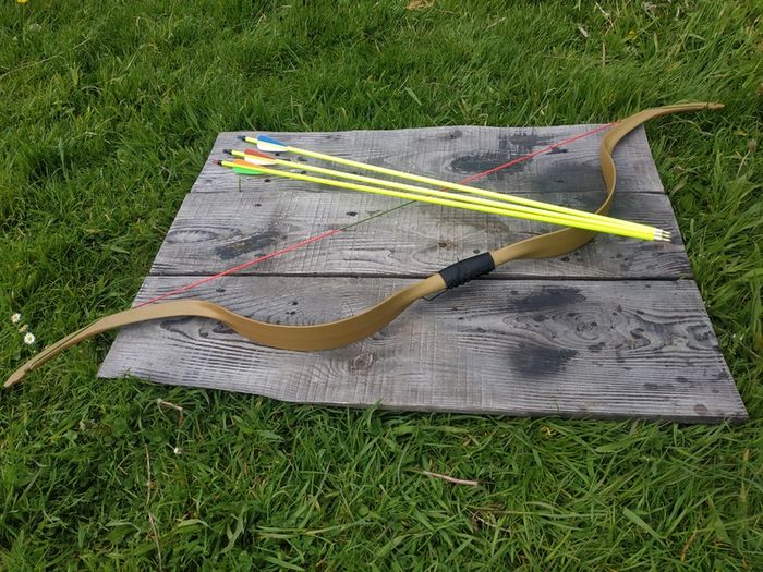 Archery Bow, Recurve 49" Horsebow, Left/Right hand (18-24 LBS) +3x arrows