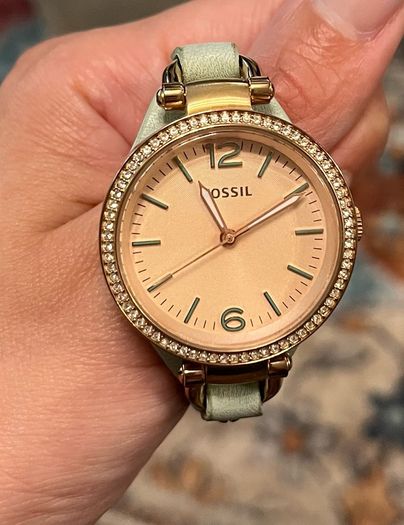 women fossil watch