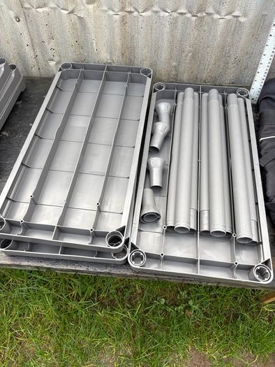 Market Traders carboot bag able shelves sold as one lot.