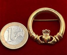 Claddagh celtic brooch
