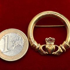 Claddagh celtic brooch