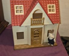 Sylvanian Families Red Roof Cosy Cottage