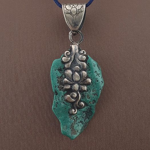 Vintage Natural Turqouise Silver Floral Desgin Pendant
