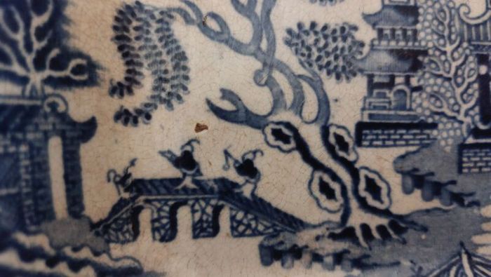 Fabulous Antique Blue and White Transferware Willow Pattern Shallow Lidded Tureen/Vegetable Dish For Display, Unknown Maker, Most Likely Staffordshire Made