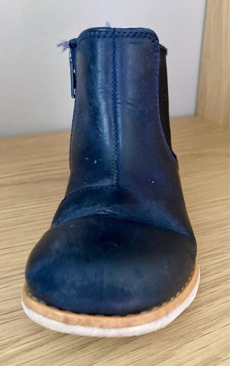 Kids Clarks size 6 Chelsea boot