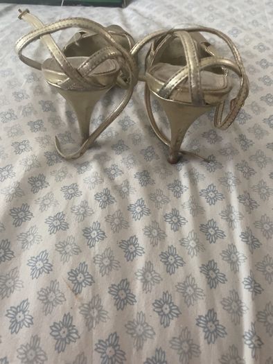 Office gold heel