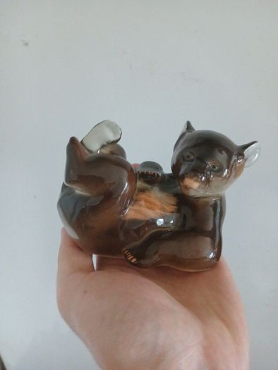 Lomonosov bear figure