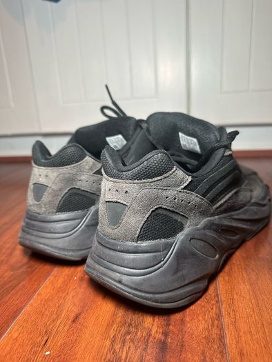 adidas Yeezy Boost 700 V2 "Vanta" sneakers