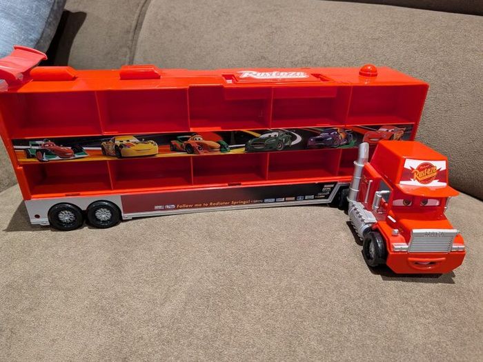 Large Mack Hauler Playset, Disney Pixar Cars 2