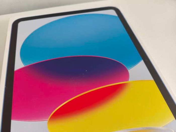 iPad 10th Gen (A2696) 64GB Blue, Pristine Condition + Original Box & Case