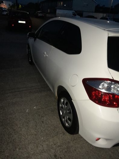 toyoa auris van