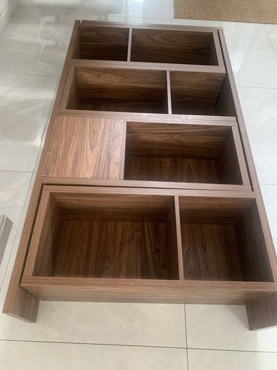 Expanding bookcase