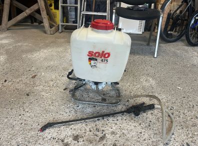 knapsack sprayer