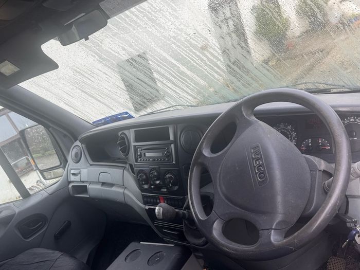 Camper Iveco Daily 2.3l  - Fully Off-Grid & Logbook Registered