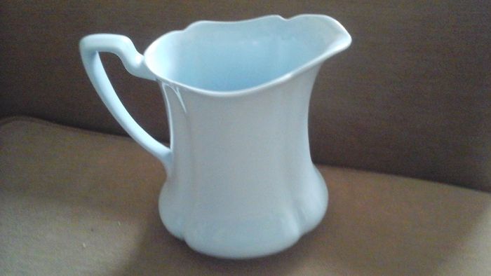 Johnson bros,greydawn pitcher