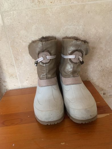 Snow Boots