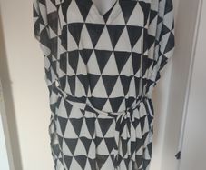H&M top size L UK18/20 EU46/48 Postage included