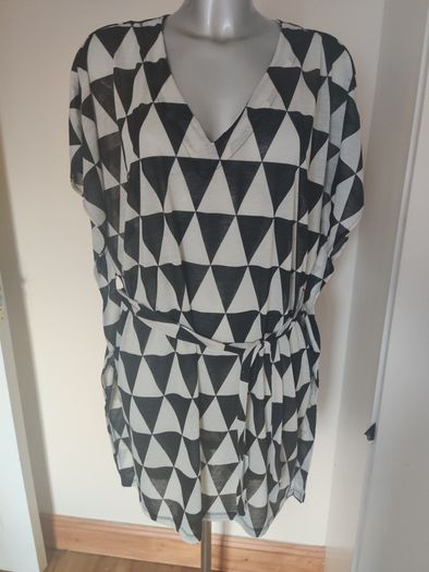H&M top size L UK18/20 EU46/48 Postage included