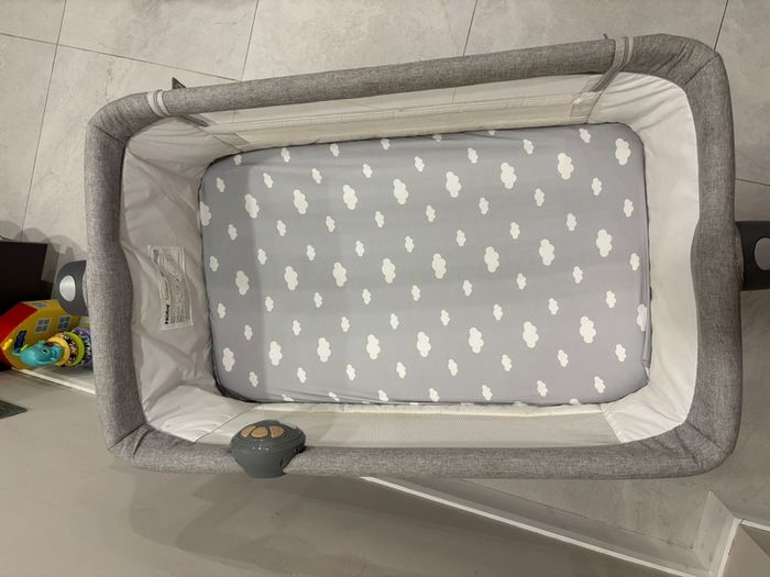 Nuby Sleep by me Crib- Co sleeper