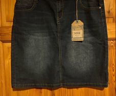 mantaray denim skirt new with tag