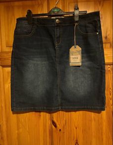 mantaray denim skirt new with tag