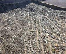 pea gravel / pebbles