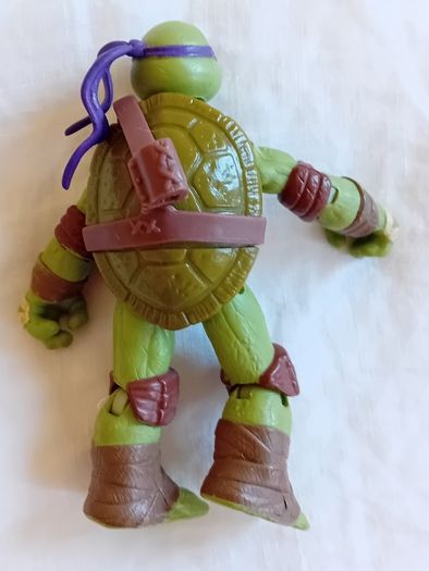 3 Ninja Turtle Figures