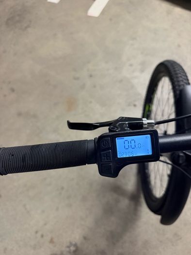rockrider E-st 100